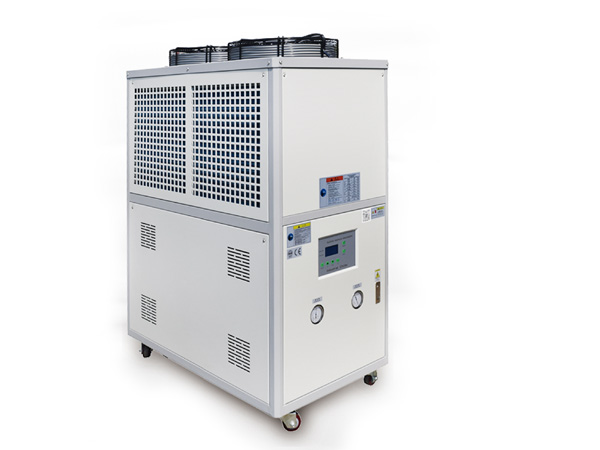 不同行業中冷水機的定制化應用方案